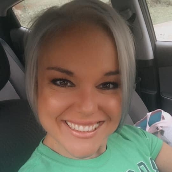 Meet your Posher, Tori - Picture 1 of 1